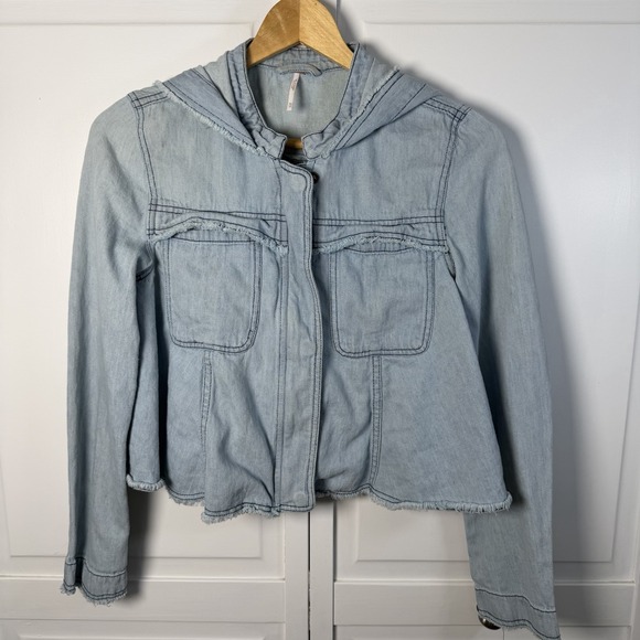 Free People Women's Denim Jacket Light Blue Hooded Raw‎ Hem Cropped Boho XS - Picture 2 of 12